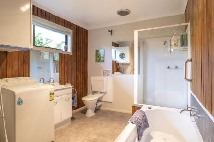 Bathroom & Laundry Inala Cottage